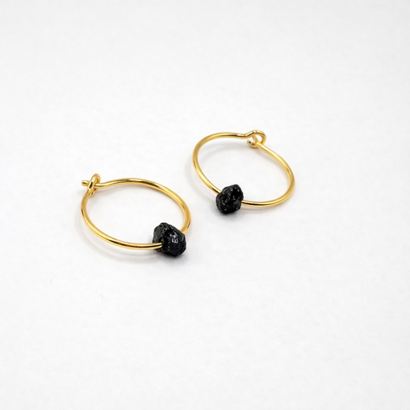 Náušnice se surovým diamantem 